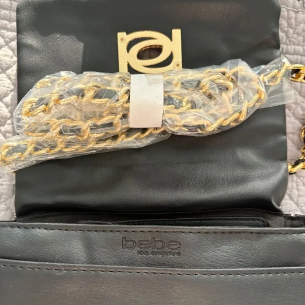 Bebe Liv Logo Monogram Crossbody Black Light Pink Gold Chain NWT - Picture 8 of 10